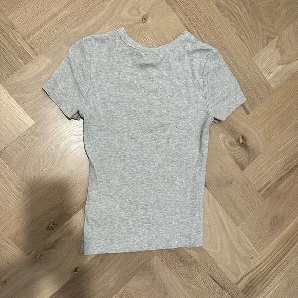 H&M Classic Gray Women's Top - Picture 3 of 5